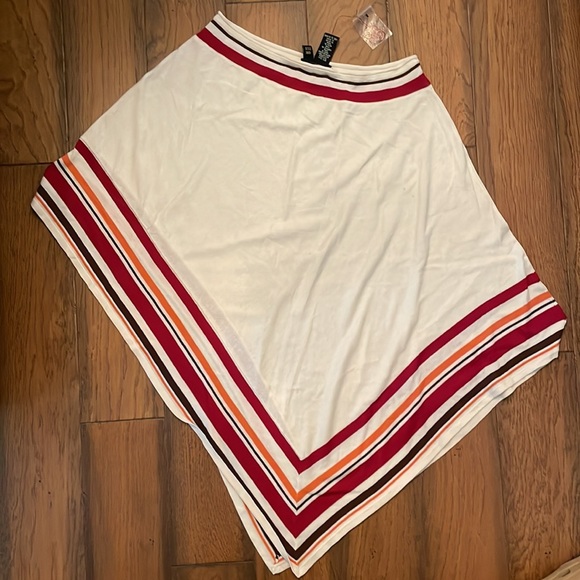 BCBG Poncho - Picture 4 of 6